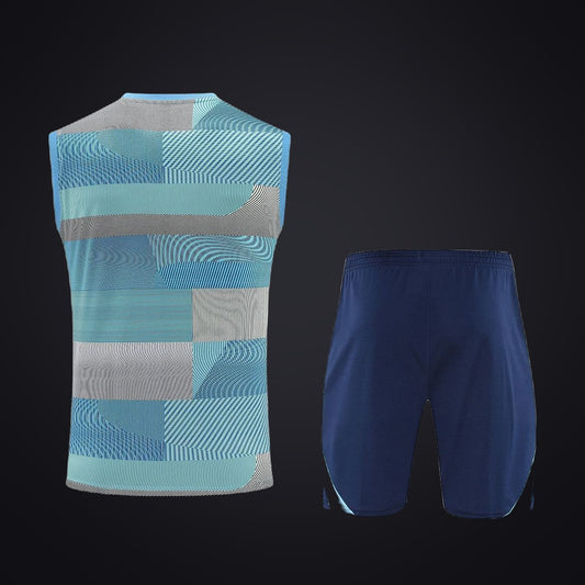Conjunto de Entrenamiento Real Madrid 25-26 Azul · Modelo 4 (detrás)