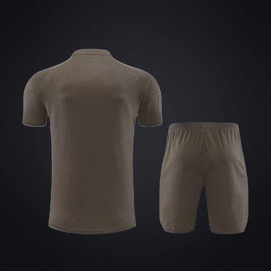 Conjunto de Entrenamiento Real Madrid 25-26 Marrón (detrás)