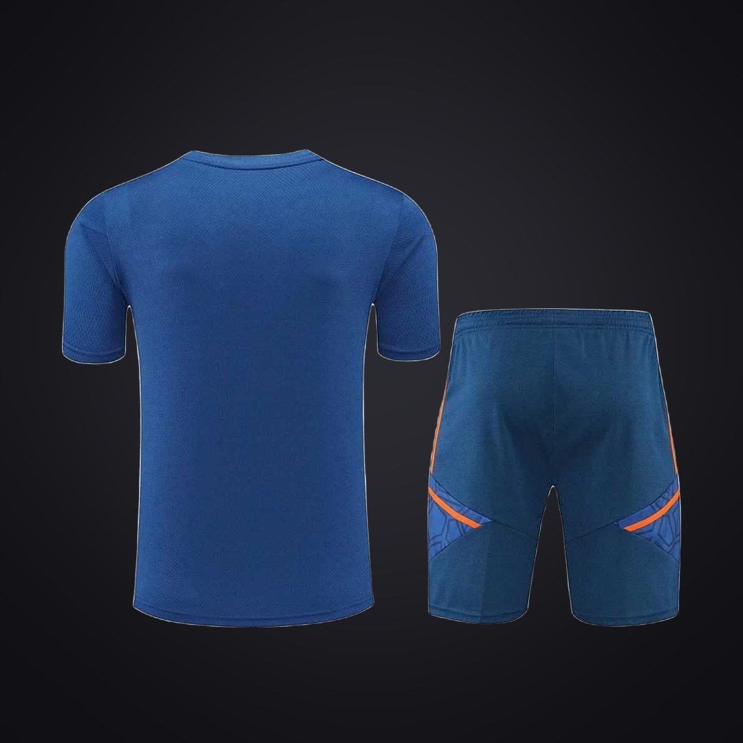 Conjunto de Entrenamiento Manchester United 22-23 Azul · Modelo 2 (detrás)