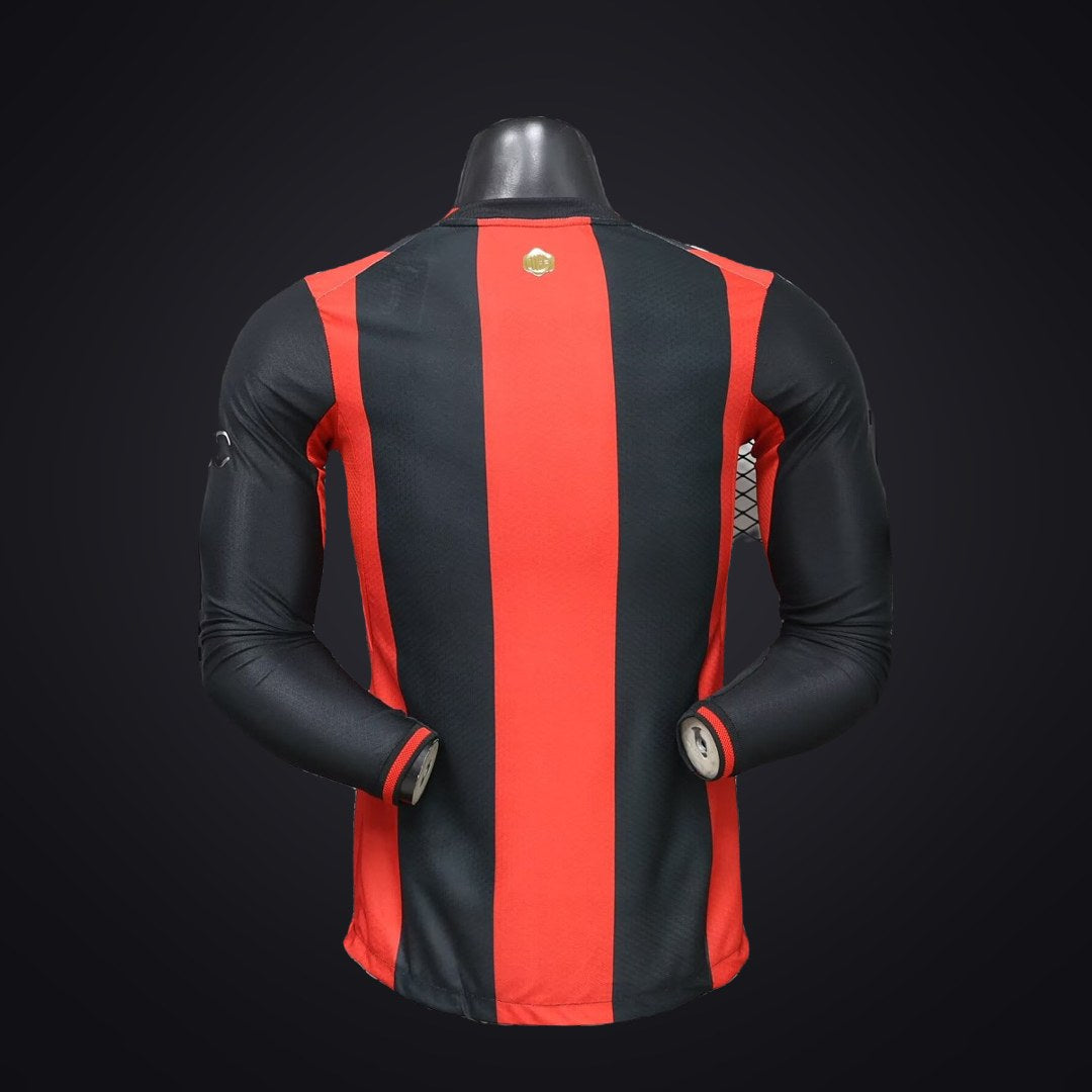 Milan 26-27 Local Manga Larga (Player Version) (detrás)