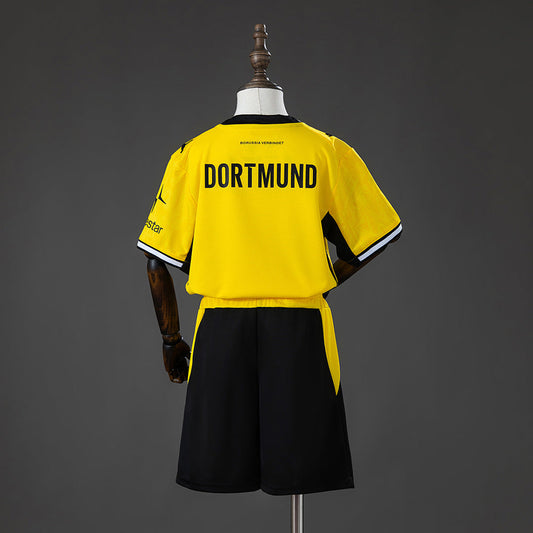 Borussia Dortmund 26-27 Local (Niño)