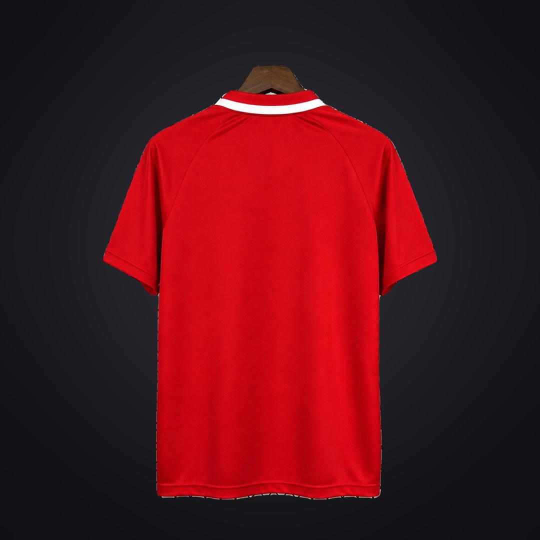 Manchester United 26-27 Cuarta (Fan Version) (detrás)