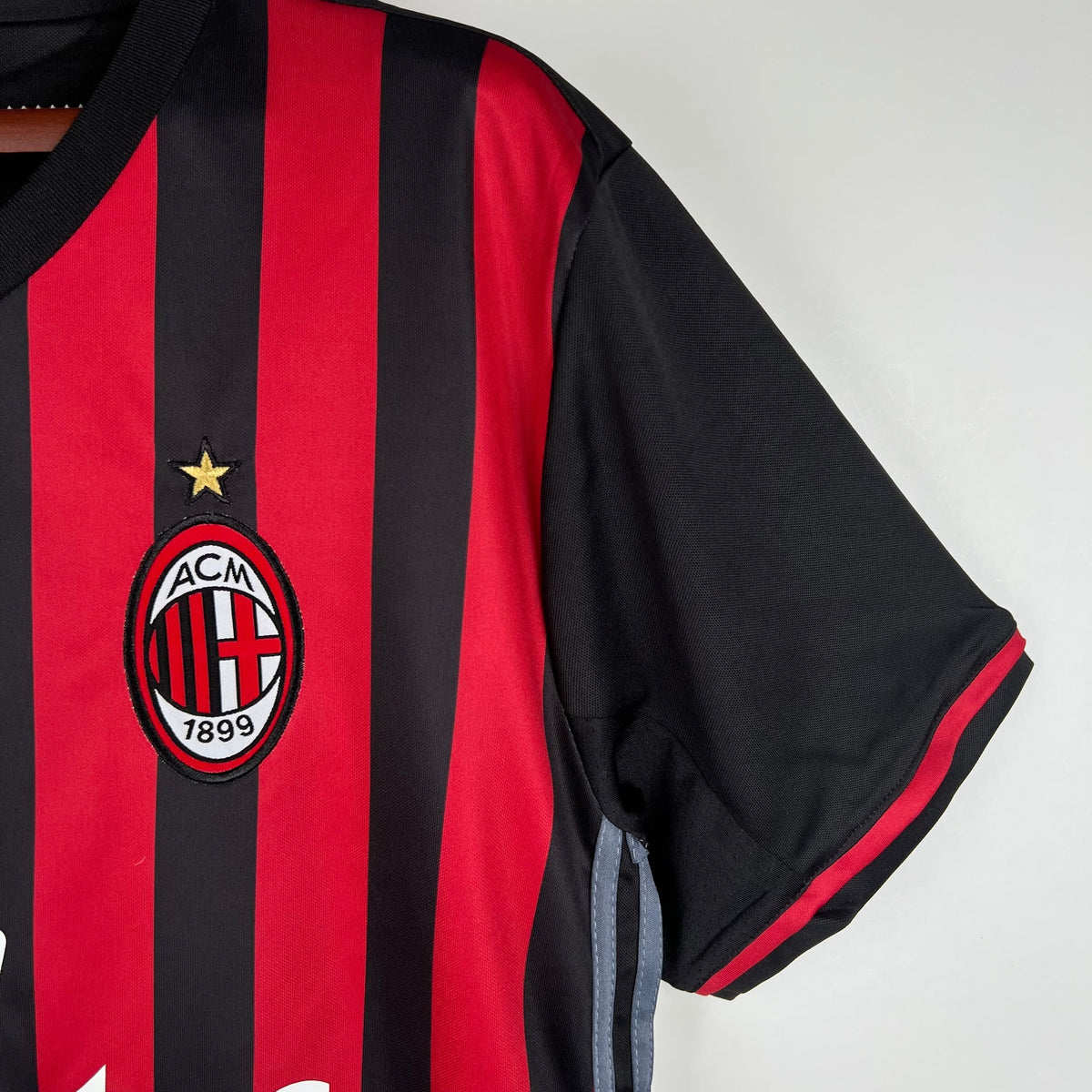 Retro Milan 16-17 Local