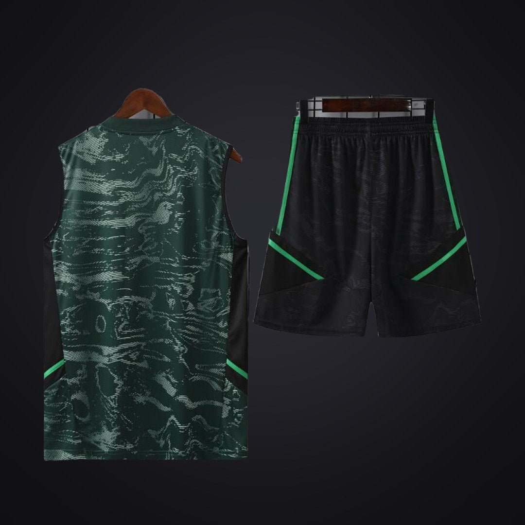 Conjunto de Entrenamiento Real Madrid 23-24 Verde · Modelo 4 (detrás)