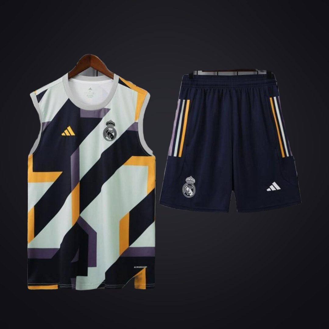 Conjunto de Entrenamiento Real Madrid 23-24 Negra Gris (delante)