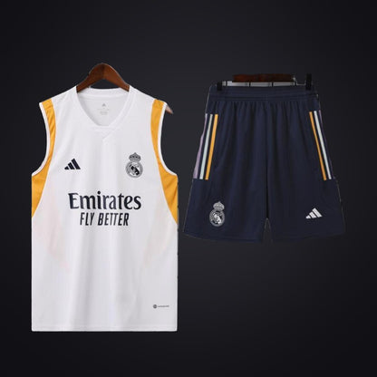 Conjunto de Entrenamiento Real Madrid 23-24 Blanca · Modelo 5 (delante)