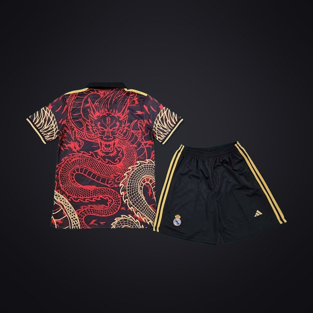 Conjunto de Entrenamiento Real Madrid 24-25 Concept Dragón Roja (detrás)