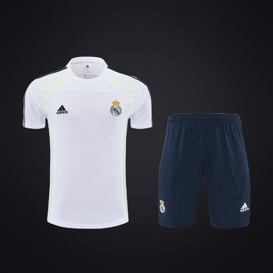 Conjunto de Entrenamiento Real Madrid 25-26 Blanca · Modelo 5 (delante)