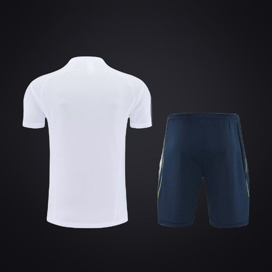 Conjunto de Entrenamiento Real Madrid 25-26 Blanca · Modelo 5 (detrás)