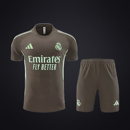 Conjunto de Entrenamiento Real Madrid 25-26 Marrón (delante)