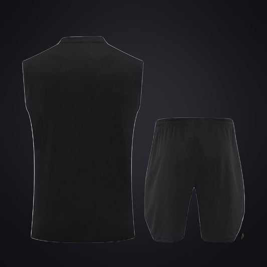 Conjunto de Entrenamiento Real Madrid 25-26 Negra · Modelo 3 (detrás)