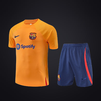Conjunto de Entrenamiento Barcelona 22-23 Amarilla (delante)