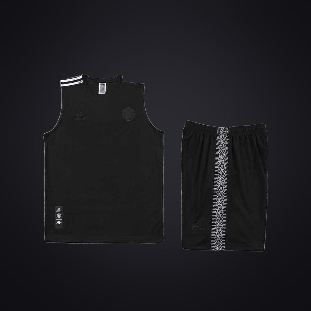 Conjunto de Entrenamiento Manchester United 22-23 Negra (delante)
