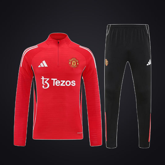 Chándal Manchester United 25-26 Roja · Modelo 5 (delante)