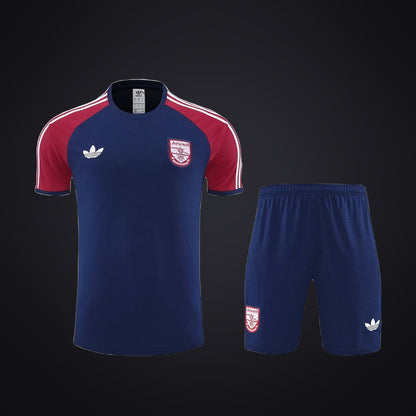 Conjunto de Entrenamiento Arsenal 25-26 Azul Marino · Modelo 5 (delante)