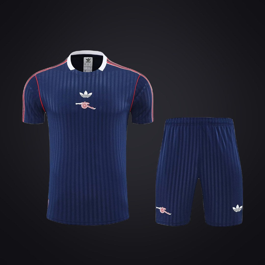 Conjunto de Entrenamiento Arsenal 25-26 Azul Marino · Modelo 4 (delante)
