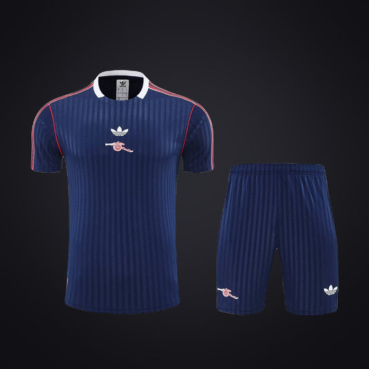 Conjunto de Entrenamiento Arsenal 25-26 Azul Marino · Modelo 4 (delante)
