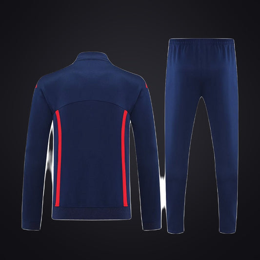 Chándal Arsenal 25-26 Azul Marino · Modelo 2 (detrás)