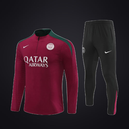 Chándal PSG 24-25 Roja · Modelo 2 (delante)