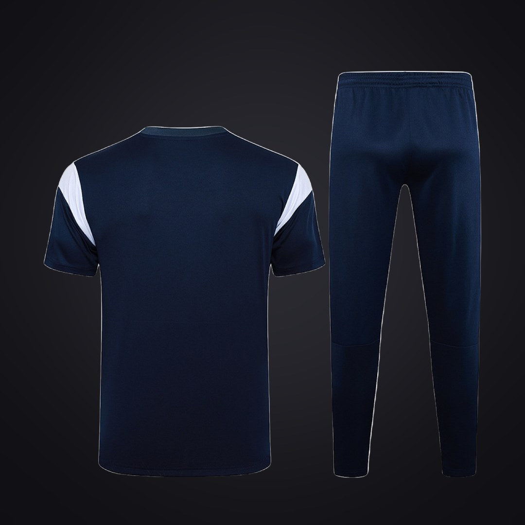 Conjunto de Entrenamiento Olympique de Marsella 23-24 · Modelo 2 (detrás)