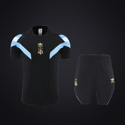 Conjunto de Entrenamiento Argentina 25-26 Negra (delante)