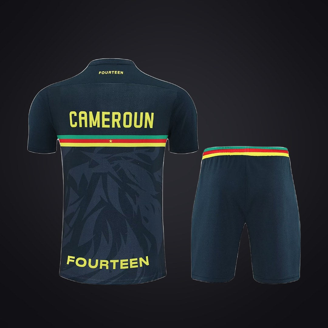 Conjunto de Entrenamiento Camerún 25-26 Negra · Modelo 2 (detrás)