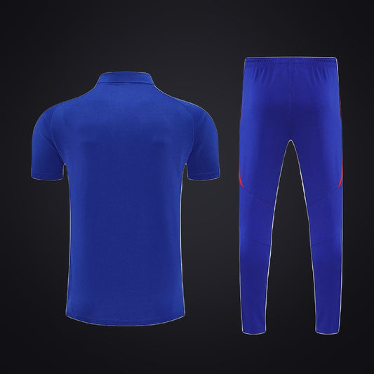 Conjunto de Entrenamiento España 25-26 Azul · Modelo 2 (detrás)