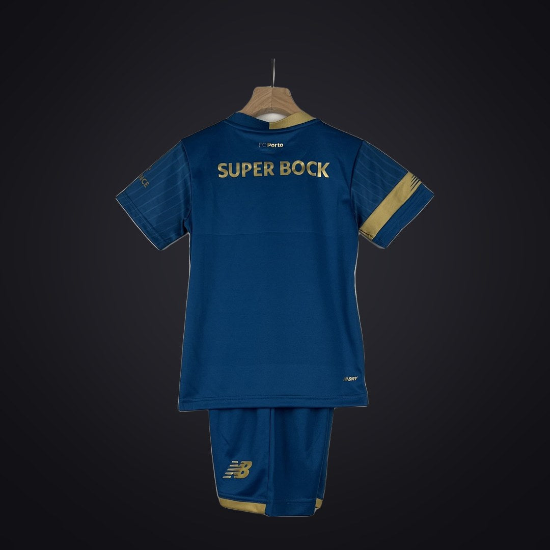 Conjunto de Entrenamiento Oporto 23-24 (delante)