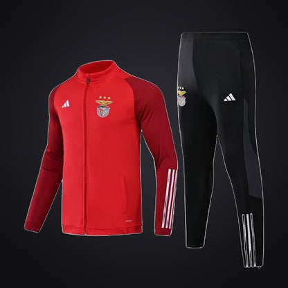 Chándal Benfica 23-24 Roja · Modelo 2 (delante)