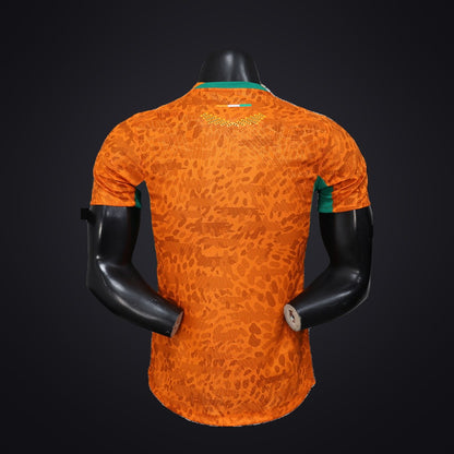 Costa de Marfil 2026 Local (Player Version) (detrás)