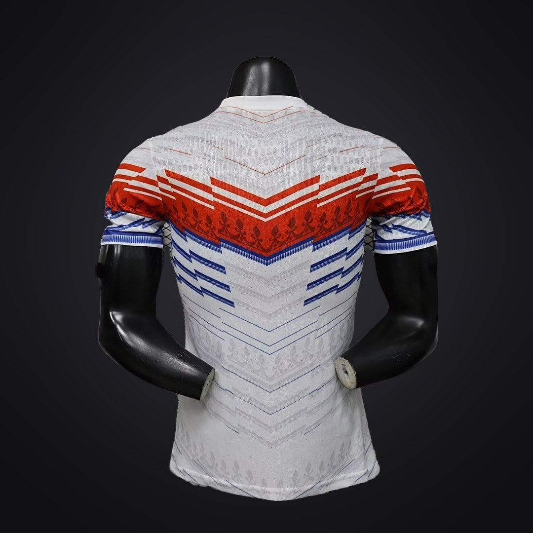 Francia 26-27 Edición Especial Concept Blanca (Player Version) (detrás)