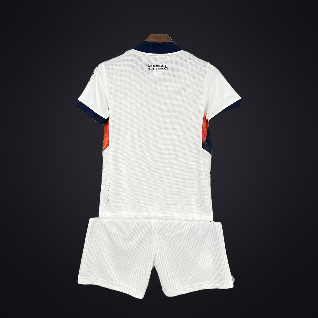 Ecuador 2026 Tercera (Niño) (detrás)