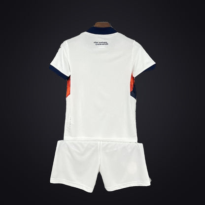 Ecuador 2026 Tercera (Niño) (detrás)