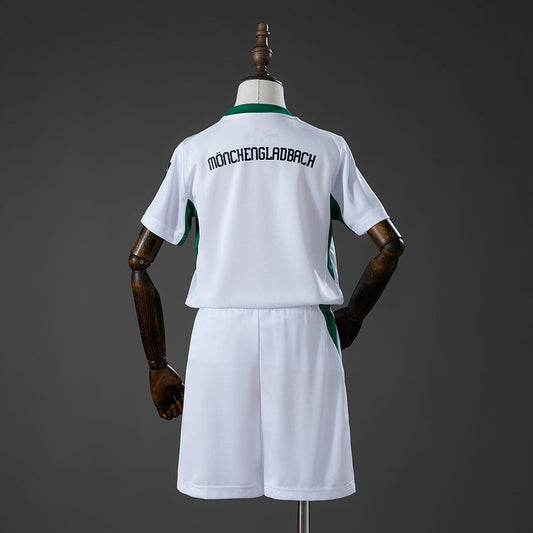 Borussia Mönchengladbach 26-27 Local (Niño)