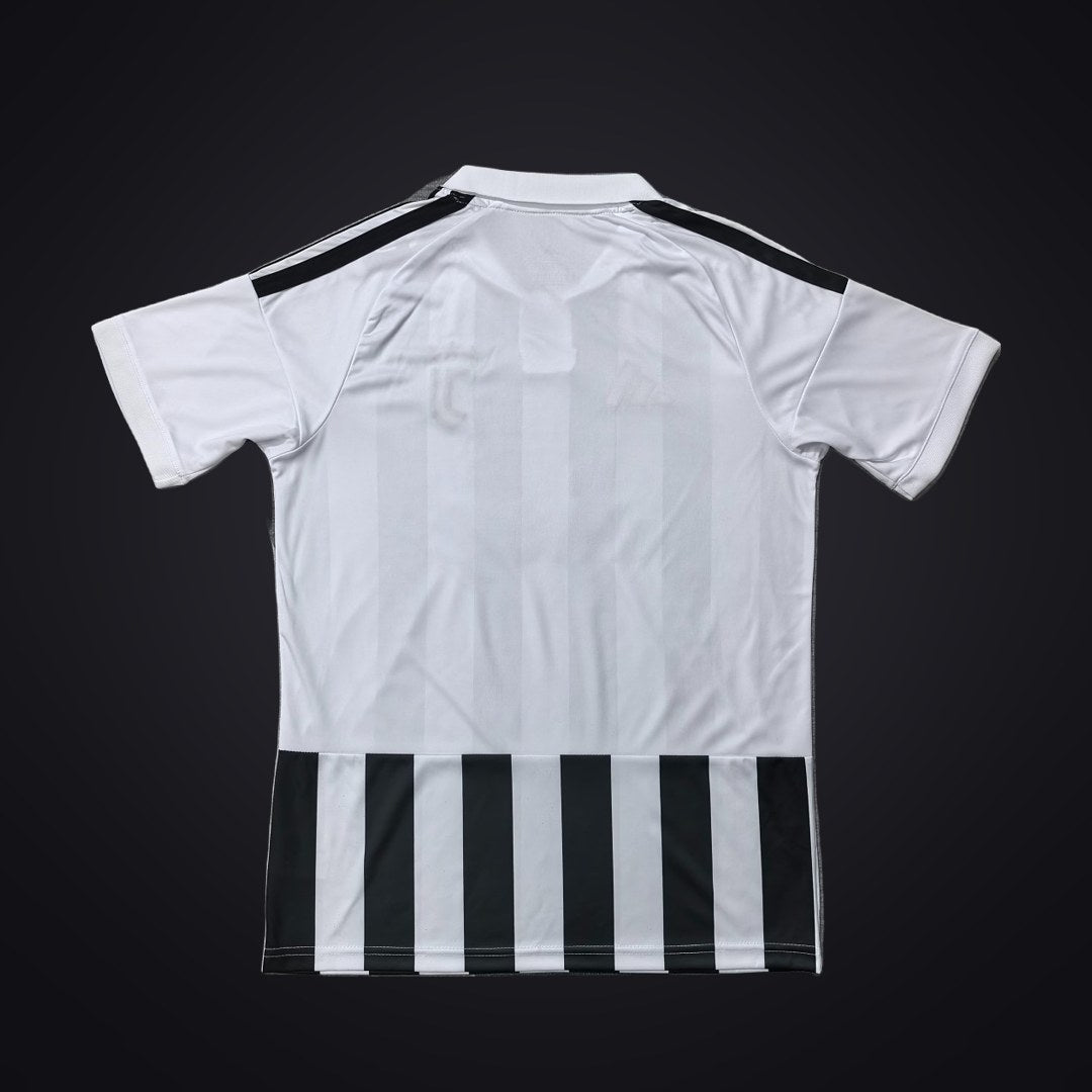 Juventus 26-27 Local (Fan Version) (detrás)
