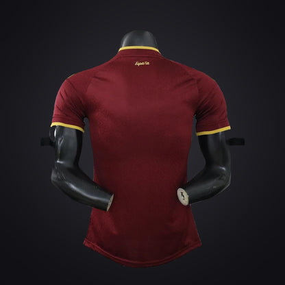 España 2026 Edición Especial Mundial Granate (Player Version) · Modelo 2 (detrás)