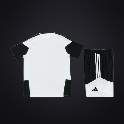Juventus 26-27 Edición Especial Blanca (Niño) (detrás)