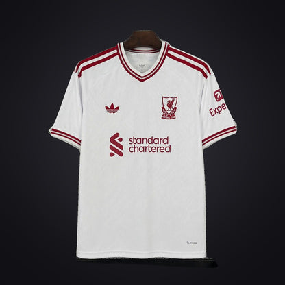 Liverpool 26-27 Visitante (Fan Version) (delante)