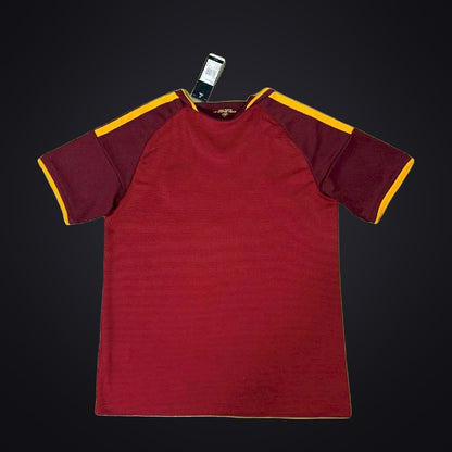 Roma 26-27 Local (Fan Version) (detrás)