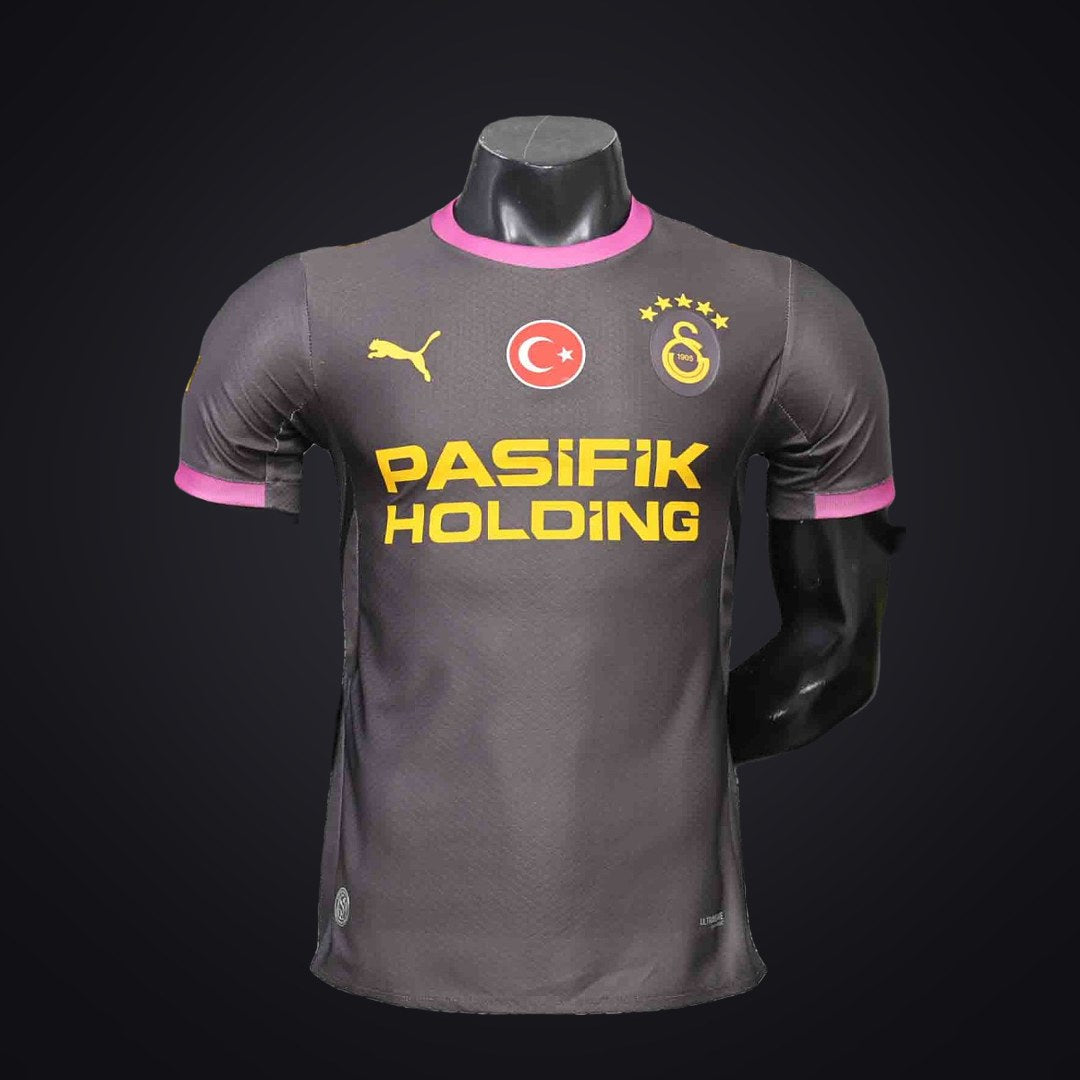 Galatasaray 26-27 Tercera (Player Version) (delante)