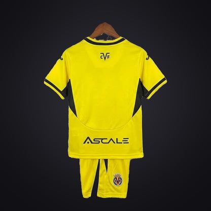 Villarreal 26-27 Local (Niño) (detrás)