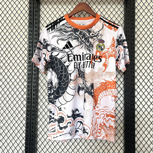 Real Madrid 2025 Edición Especial (Fan Version)