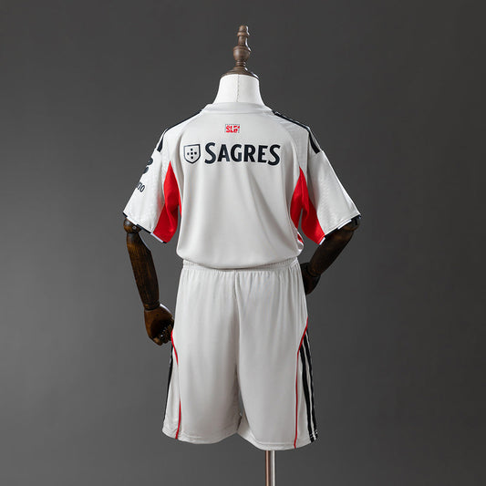 Benfica 25-26 Visitante (Niño)