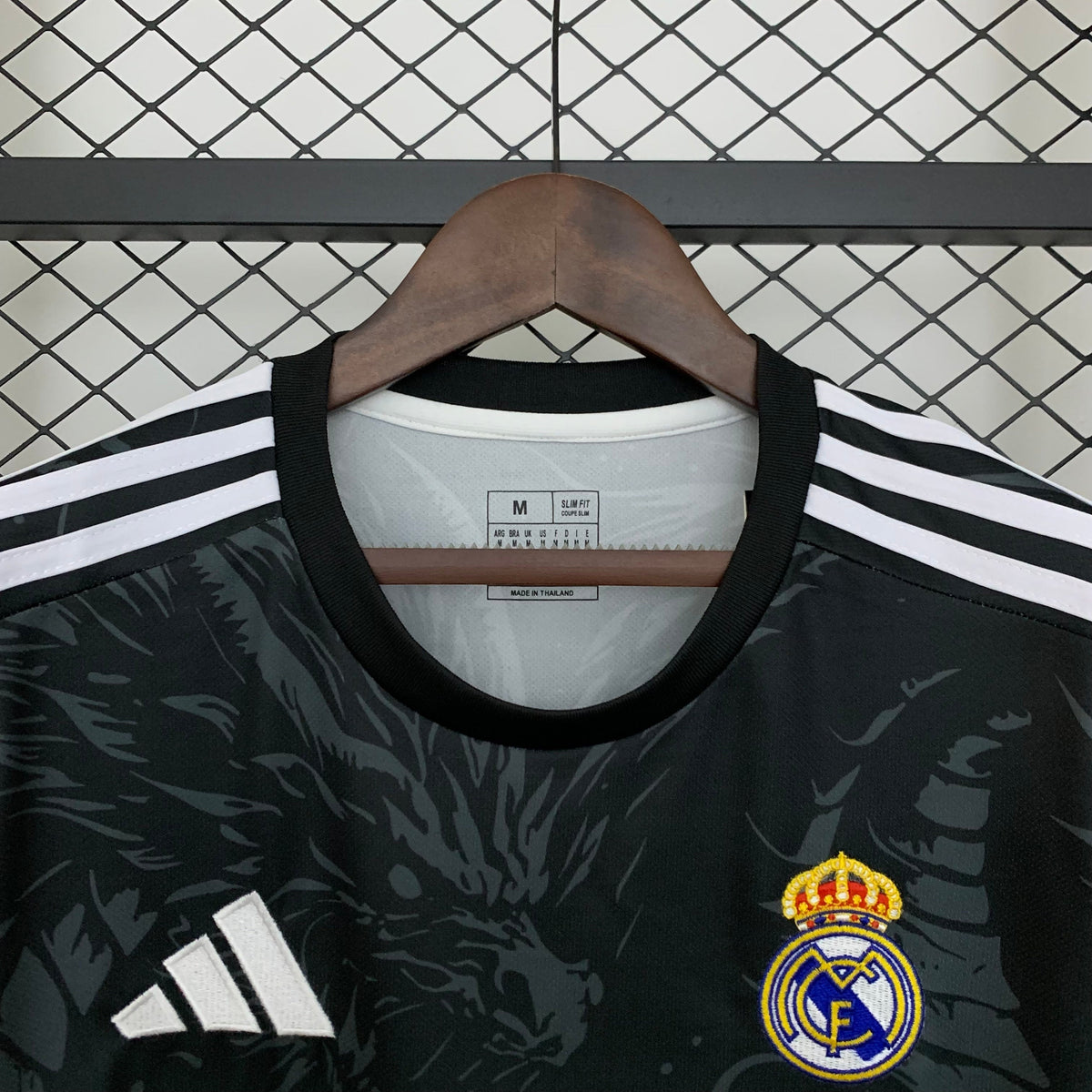 Real Madrid 2025 Edición Especial (Fan Version)