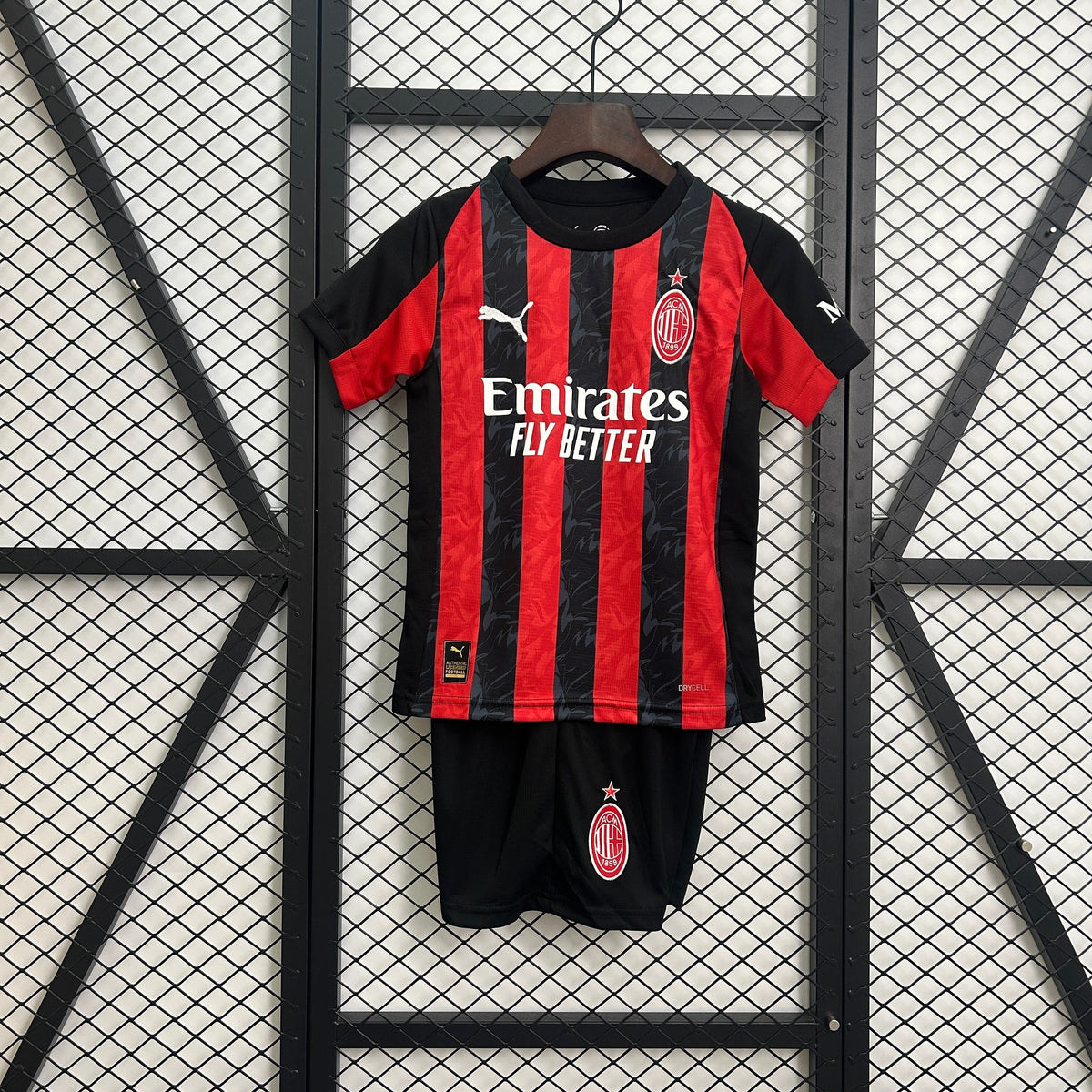 Milan 25-26 Local (Niño)