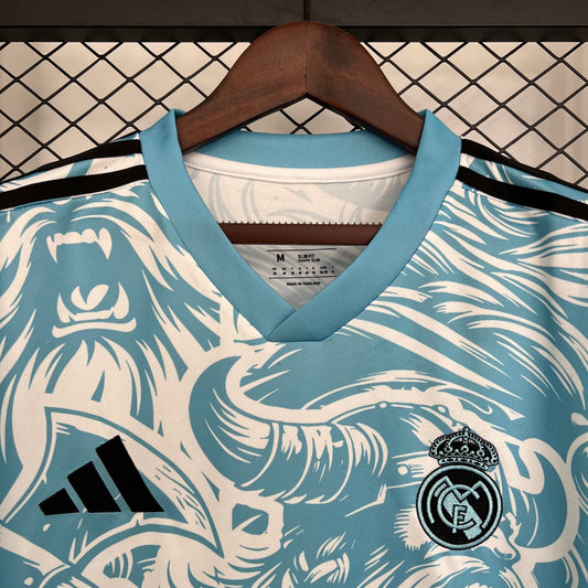 Real Madrid 2025 Edición Especial (Fan Version)