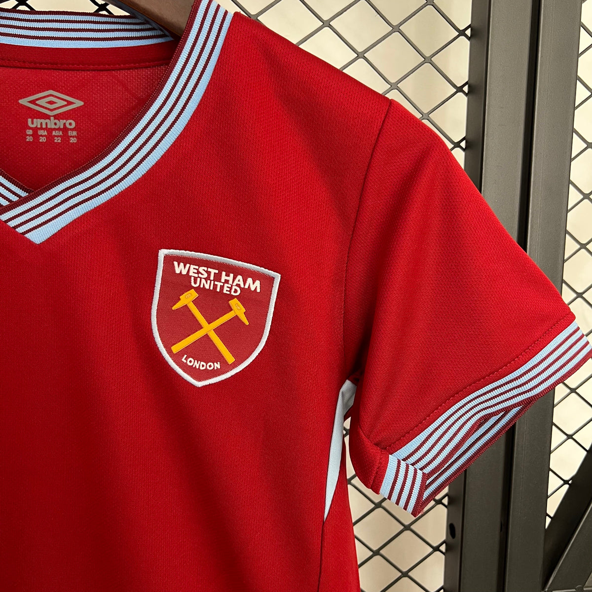 West Ham 25-26 Local (Niño)